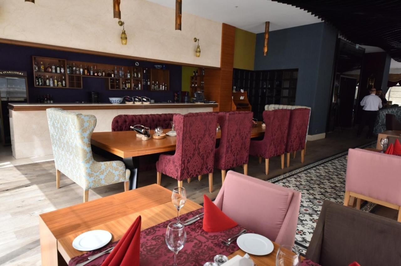 イスタンブール ギョネン ホテル エクステリア 写真 Restaurant in the hotel