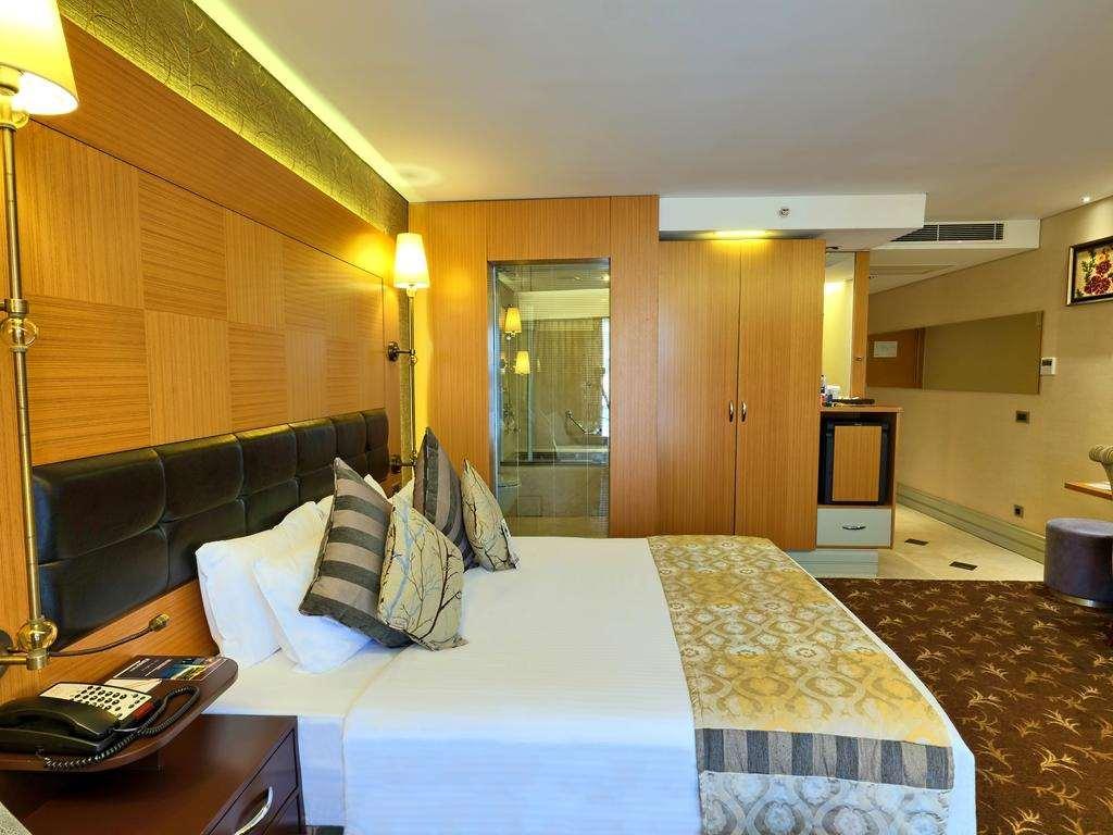 イスタンブール ギョネン ホテル エクステリア 写真 A room at the hotel