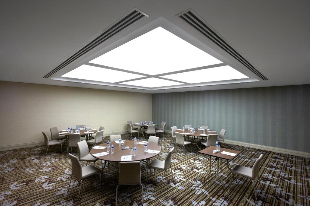 イスタンブール ギョネン ホテル エクステリア 写真 A meeting room at the hotel